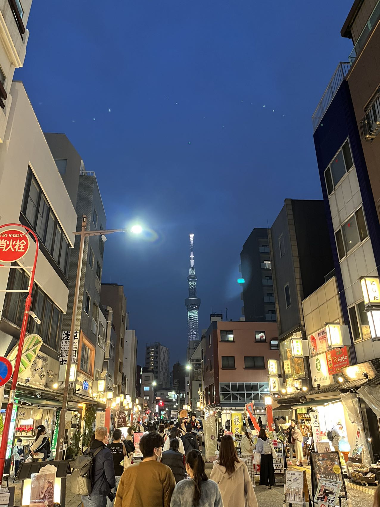 从浅草寺看晴空塔